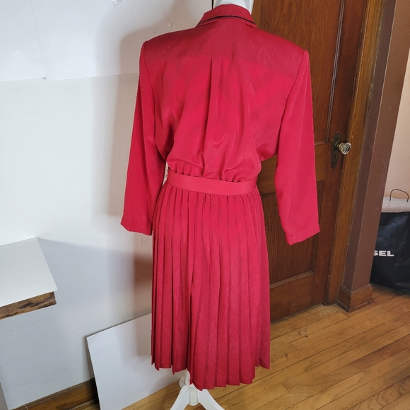Vntg Leslie Fay Petites USA Made Button front Pleated Skirt Red dress Size 12 - Picture 7 of 13